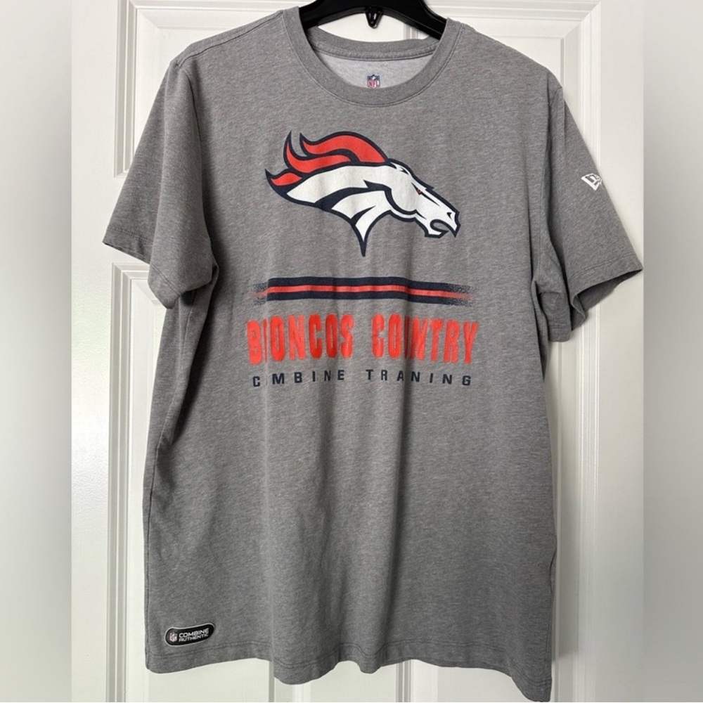 Denver Broncos Men’s Combine Offical Tshirt size Large